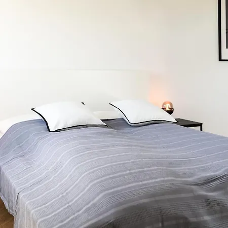 2 Bedroom Loft - Luxus - Modern - Parkplaetze - Kaffee - Netflix - Weinbergblick - Kueche - Balkon