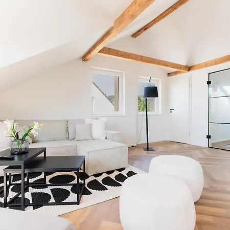 2 Bedroom Loft - Luxus - Modern - Parkplaetze - Kaffee - Netflix - Weinbergblick - Kueche - Balkon *