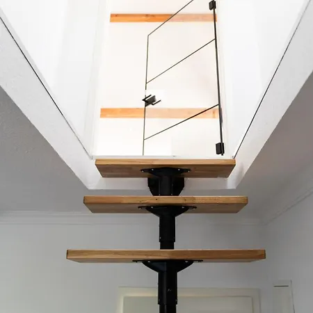 2 Bedroom Loft - Luxus - Modern - Parkplaetze - Kaffee - Netflix - Weinbergblick - Kueche - Balkon Apartamento *