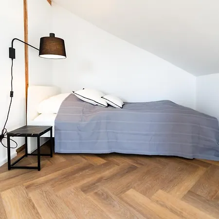 2 Bedroom Loft - Luxus - Modern - Parkplaetze - Kaffee - Netflix - Weinbergblick - Kueche - Balkon