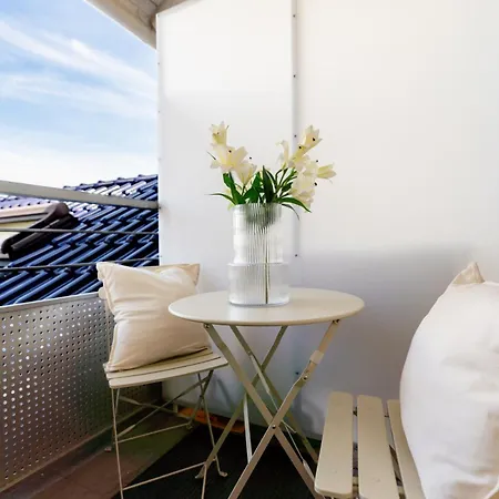 2 Bedroom Loft - Luxus - Modern - Parkplaetze - Kaffee - Netflix - Weinbergblick - Kueche - Balkon Apartamento *