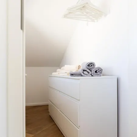 Lejlighed 2 Bedroom Loft - Luxus - Modern - Parkplaetze - Kaffee - Netflix - Weinbergblick - Kueche - Balkon