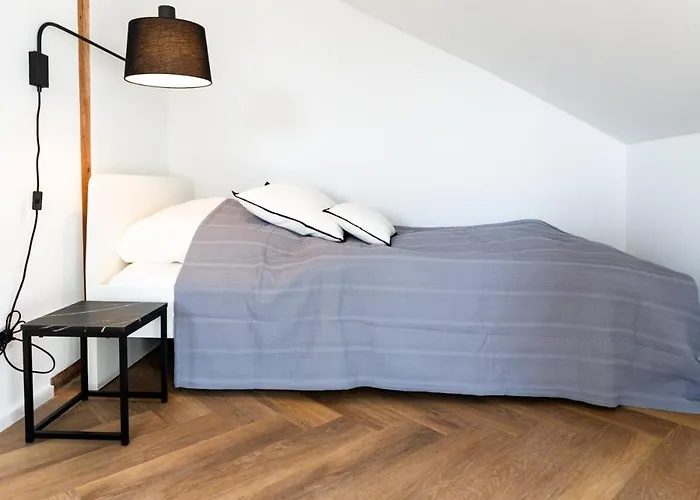 2 Bedroom Loft - Luxus - Modern - Parkplaetze - Kaffee - Netflix - Weinbergblick - Kueche - Balkon